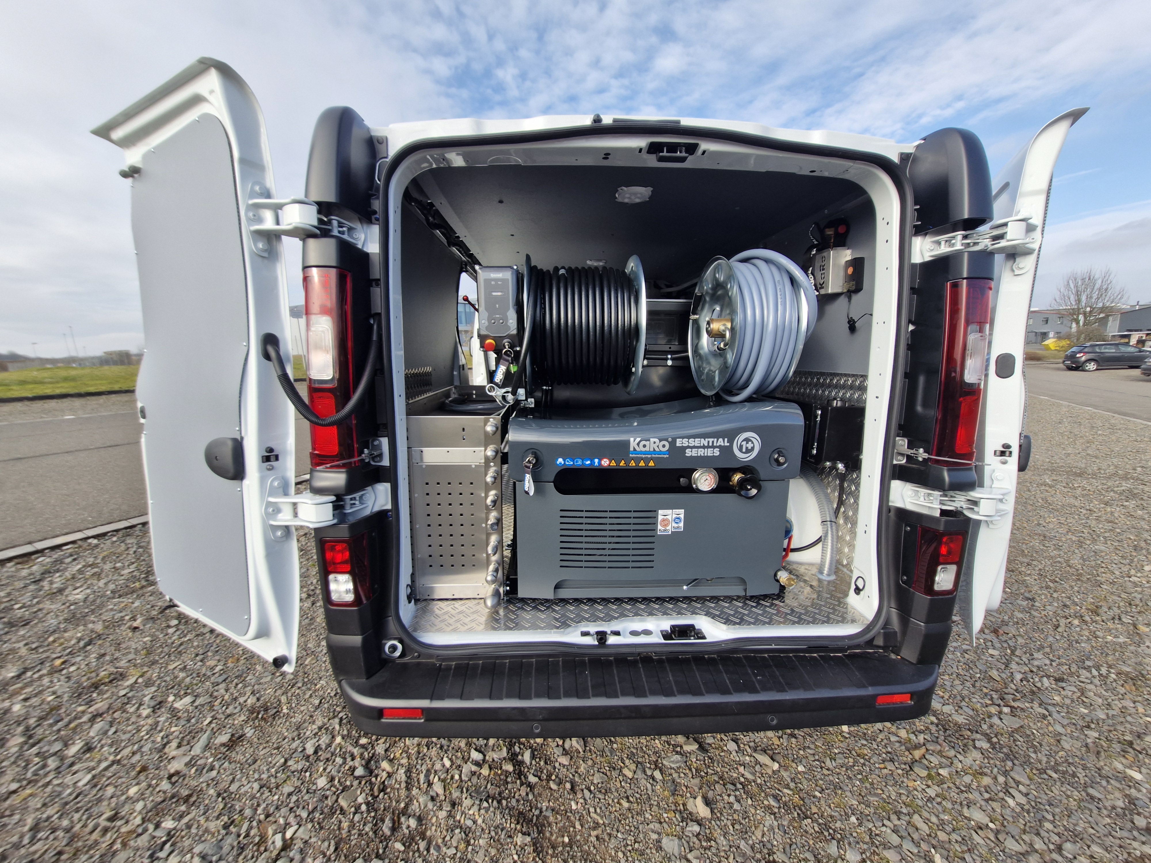 QUO-010074 / SO-024093 Renault Trafic VFW