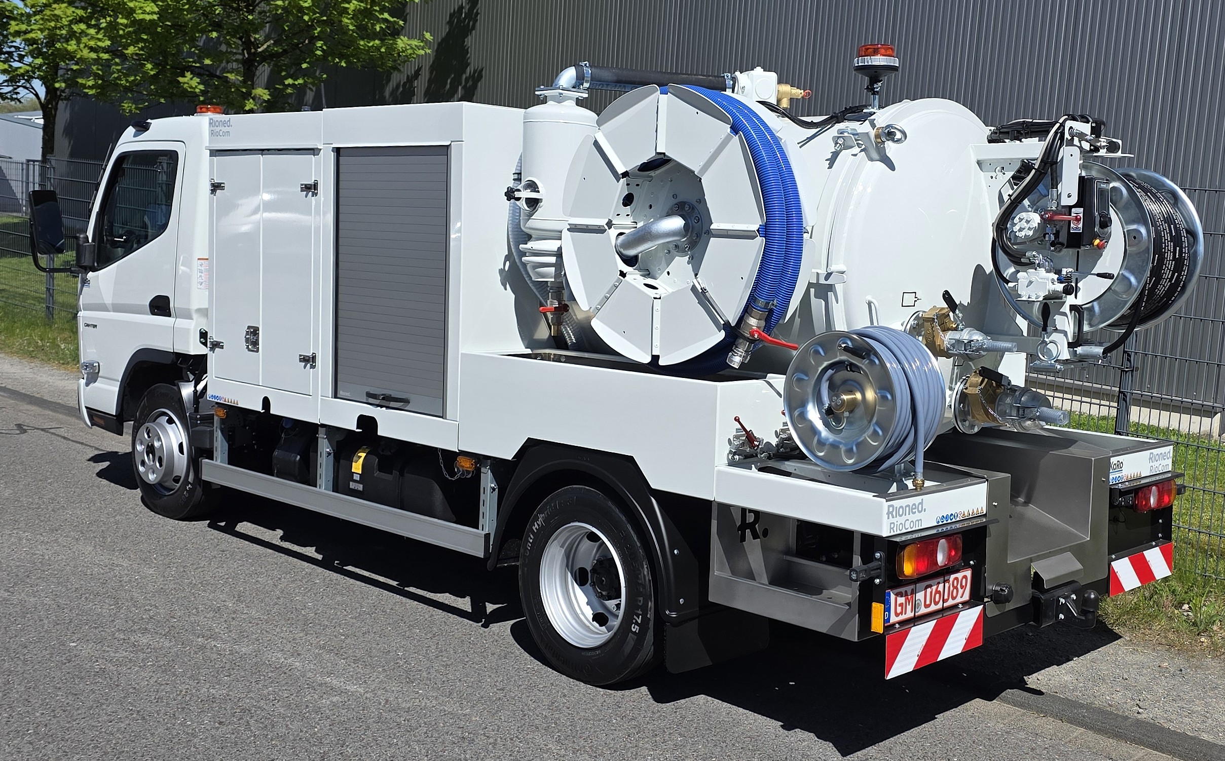 QUO-09352 / SO-014925 VFW Fuso Canter mit RioCom